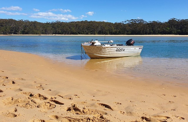 2 bedroom self contained unit, sleeps +6, five minutes to Tathra Beach