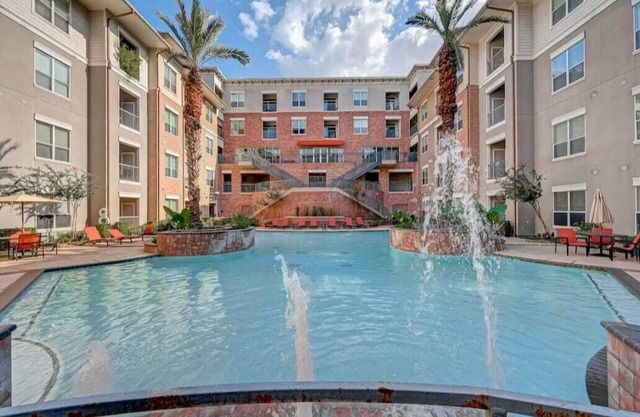 2-Bedroom Spacious Apt in NRG Med Ctr with Free Parking and Great Amenities