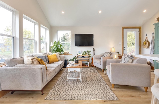 2 Bedroom Stanhope Cottage - Bay Views, Golf, Beaches & Trails Nearby