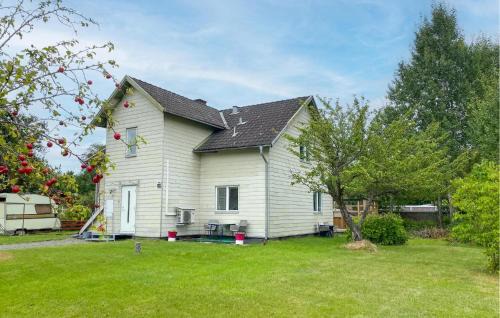 2 Bedroom Stunning Apartment In Bodafors