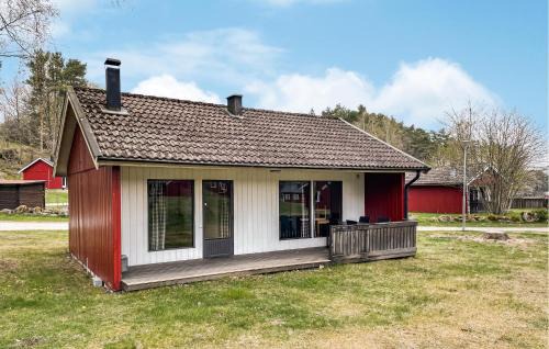 2 Bedroom Stunning Home In Degeberga