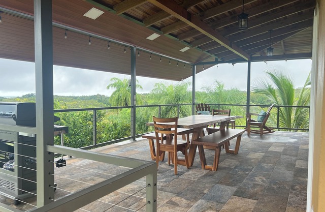 2-Bedroom Top Level of House with Ocean View, Outdoor Living Space