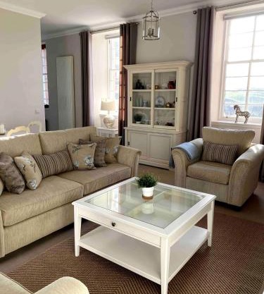 2 bedroom Townhouse within Grade C listed Ladysbridge House