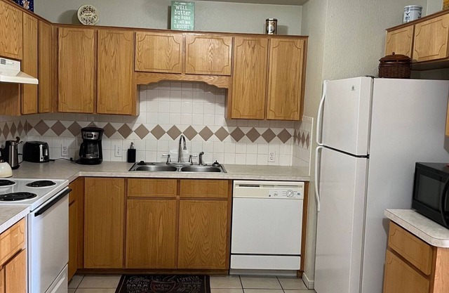 2-Bedroom townhome in Killeen - Fully furnished including all utilities