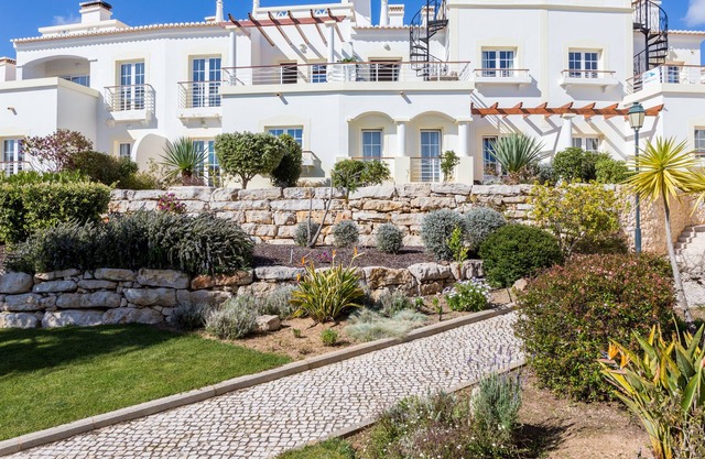 2 bedroom townhouse #45 Quinta da Encosta Velha