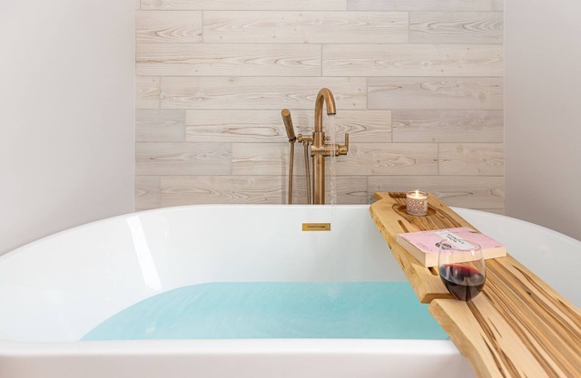 Peaceful 2Bedroom Townhome Sanctuary w/Soaking Tub