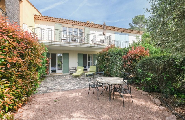 2 BEDROOM TOWNHOUSE WITH GARDEN (N°562)