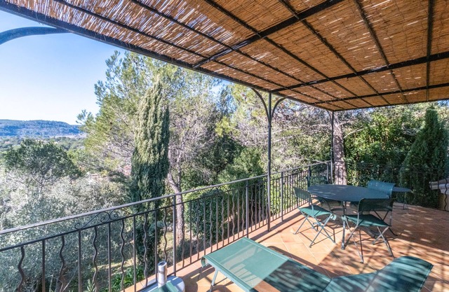 2 BEDROOM TOWNHOUSE WITH GARDEN (N°563)
