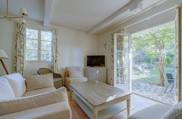 2-BEDROOM TOWNHOUSE WITH GARDEN (N°427)