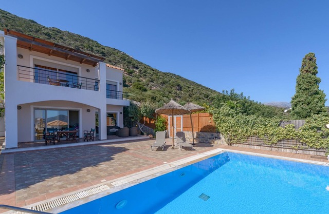 2 Bedroom Villa, Private Pool, Agios Nikolaos, Crete