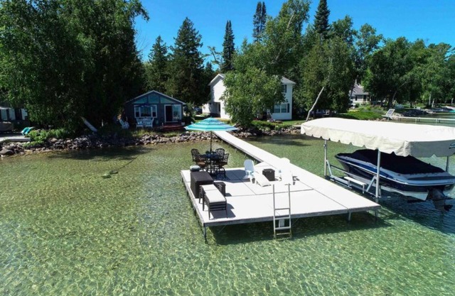 2 bedroom w/loft Torch Lake lakefront!