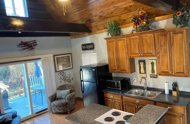 2-bedroom with a loft . Only a block away from the ATV/hiking trails !!!
