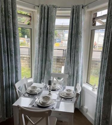 2 Bedrooms Holiday home in Edinburgh near City Center