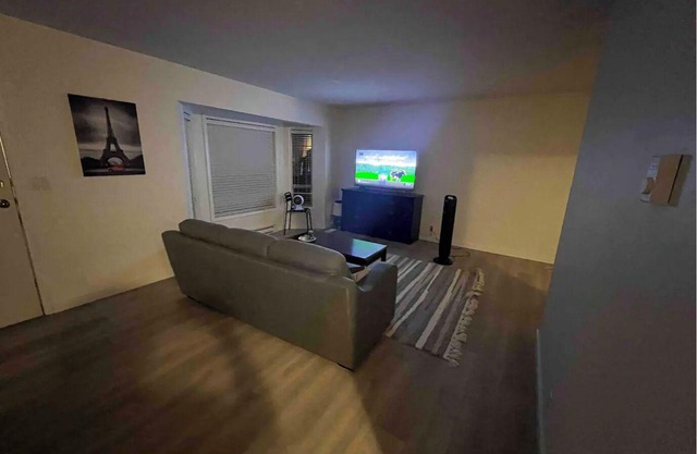 2 Bedrooms House