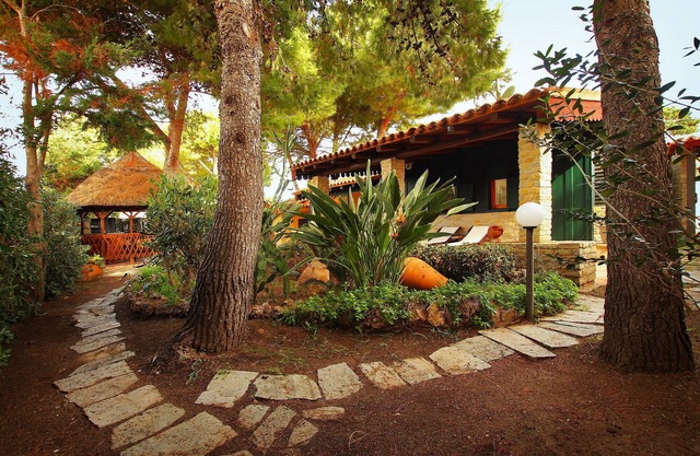 2 Dormitorios Villa, 2 Baños, WiFi, Jardín, barbacoa, Piscina pública