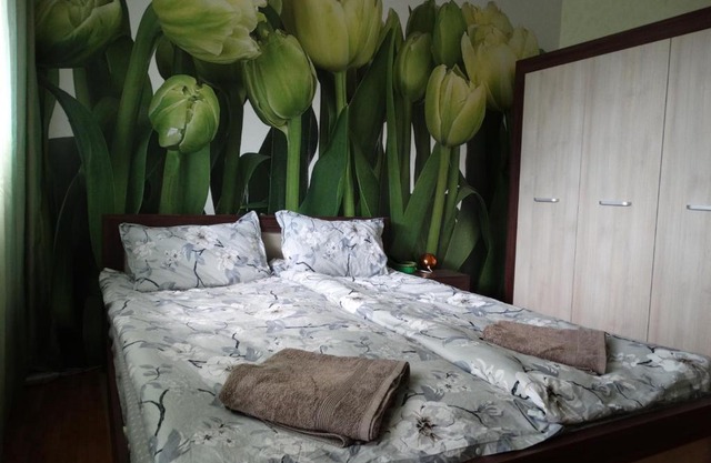2 Bedrooms with private Bath and balcony near the Airport