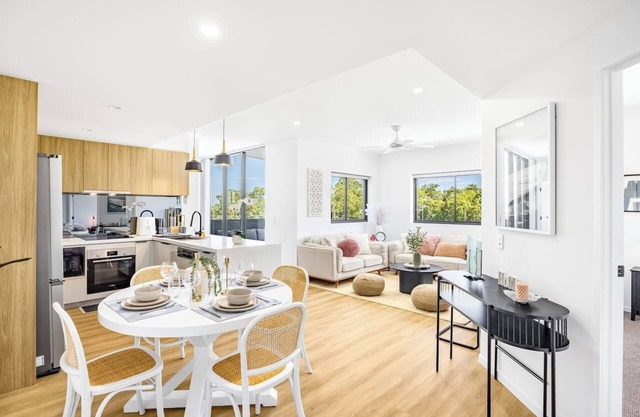 2 Beds Apt Walk to Shops & Trails/ 12 Mins to CBD