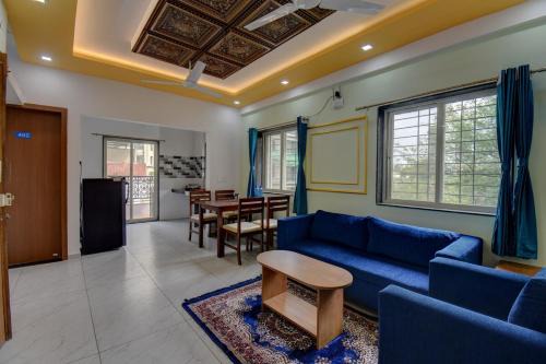 2 bhk flat fully furnished