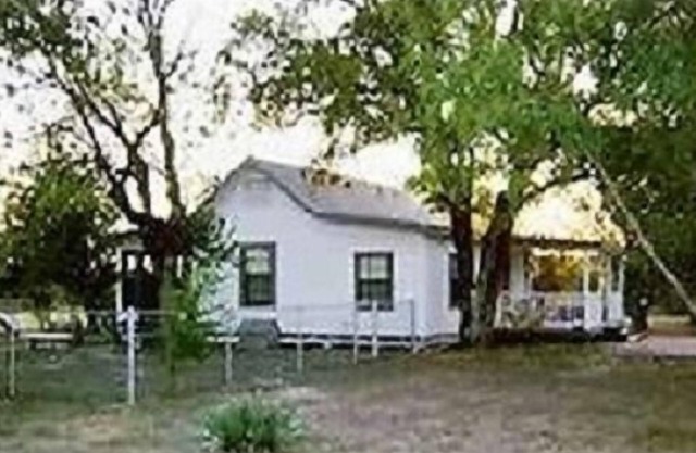 2 dormitorios / 2. 5 BA House el 13 Acres, a unos minutos del centro de San Antonio !!!