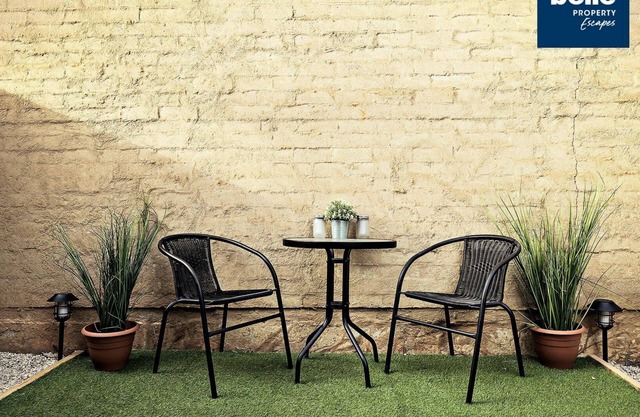 2 BR Apartment in Melbourne Street - North Adelaide