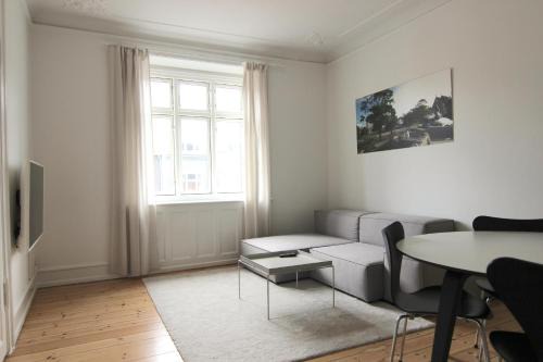 2-BR apartment with a balcony in Frederiksberg C - 189