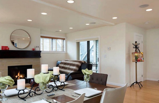 2 BR Townhouse Retiro en la animada zona este del lago