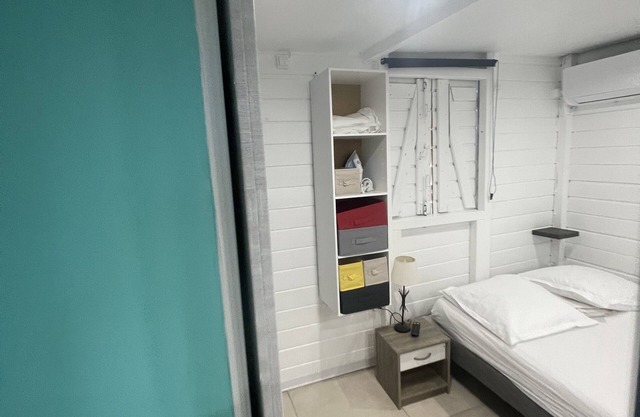 2 Bungalows Pouvant Être Loués Ensemble ou Séparément à Proximité de la Plage