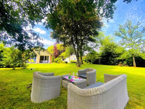 2 Chambres Nature luxuriante, jeux en famille et Sauna pour 1 à 4 personnes