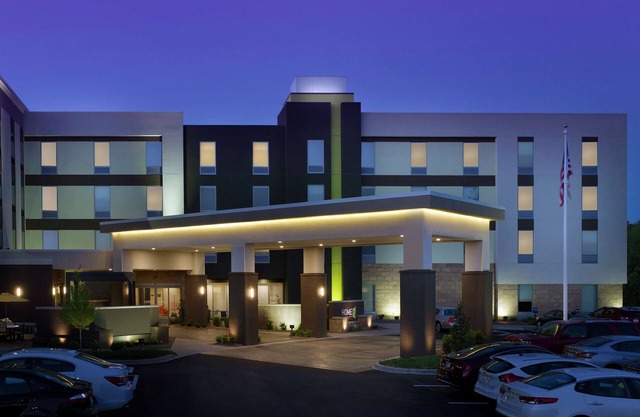 2 Connecting Suites at a Hotel