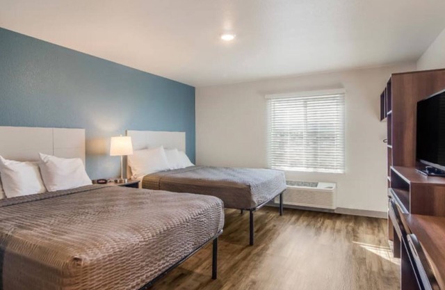 2 Convenient Rooms w/ Fully Equipped Kitchen and Living Room | Near Downtown