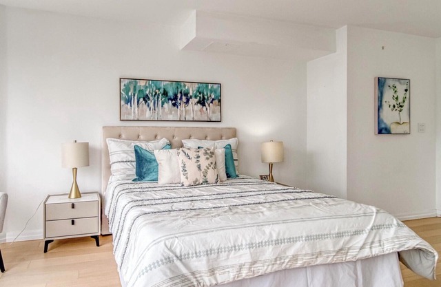 2 entire bedrooms with 2 private bathrooms