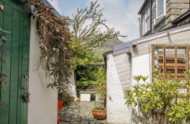 2 Gateside Cottages