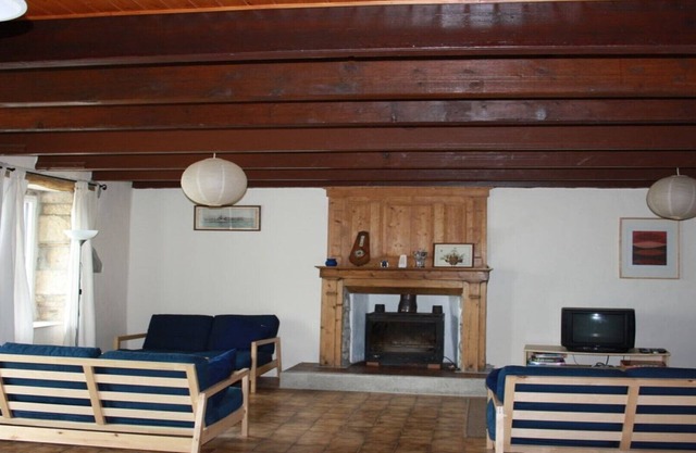 2 casas rurales en compañía completa para 17 personas.
