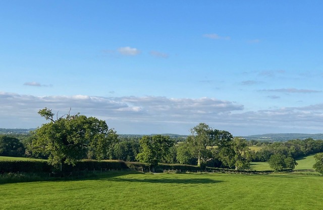 Stunning 1-Bed in Bruton Somerset, stunning views