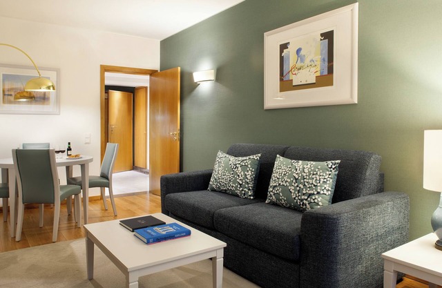 2 Homely Units at Altis Suites – Close to Avenida da Liberdade! Pets Allowed!