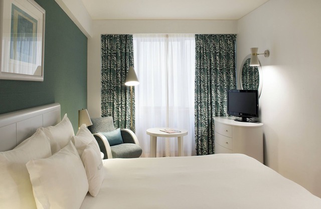 2 Homely Units Perfect for Groups at Altis Suites! w/ Kitchenette, Pet-friendly!