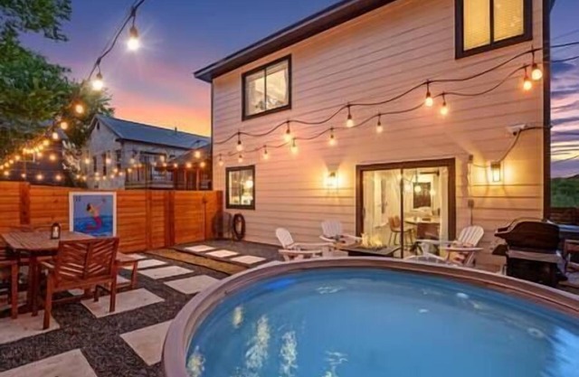 2 Homes-16 Guests-POOL-ARCADe-Large Backyard-Grill