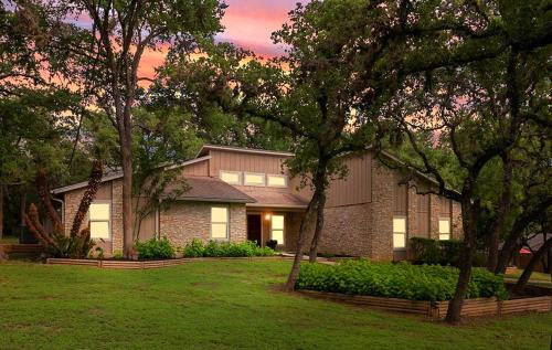 2 King Bedrooms in Texas Hill Country Relaxing Oasis