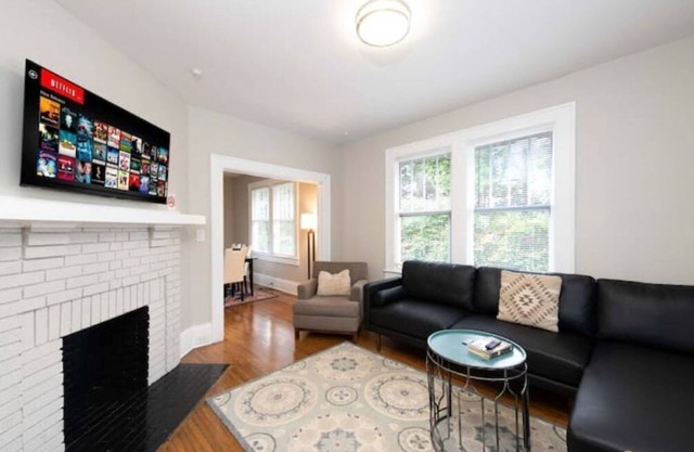 2 Kings Charlotte Bungalow