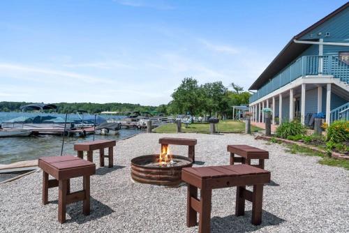 2 Lakeside Apartment Units in One at Fife Lake Lodge