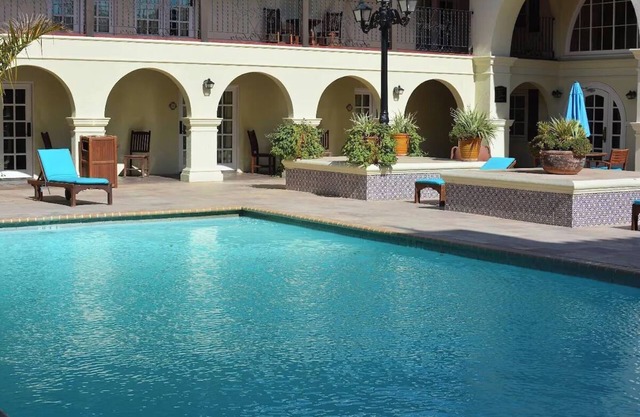 2 Lovely Laredo Suites w/ Pool & Views, Historic Sites & Dining Steps Away