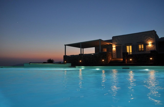 Complejo de 2 lujosas villas con piscina, gimnasio, centro de bienestar y lindas vistas de Egeo