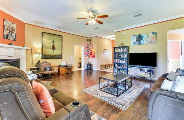 2 Mi to Beach & Boating: Family Home in Lynn Haven