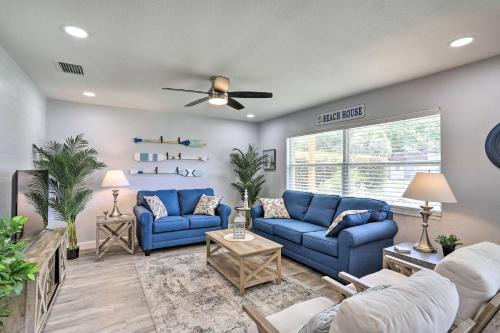 2 Mi to Beach Home with Screened Porch in Largo