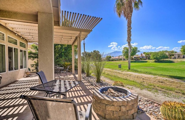 2 Mi to Coachella Indio Home with Fire Pit!