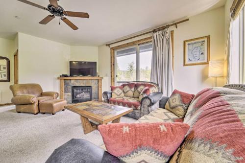 2 Mi to Donner Lake Walkable Truckee Condo!