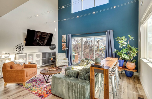 < 2 Mi to Dtwn Reno: Luxe MidTown Gem w/ Patio