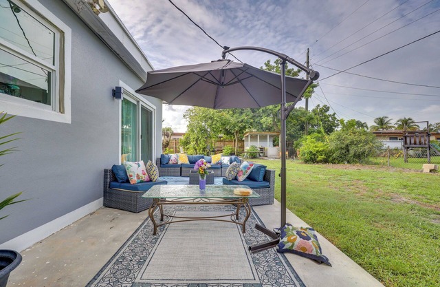 2 Mi to Hard Rock Stadium: Home w/ Spacious Yard