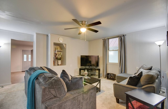 2 Mi to Historic District: Cozy Home in Quincy!