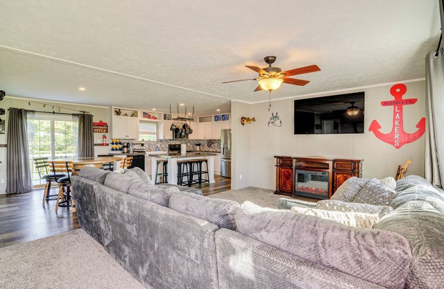 2 Mi to Lake Cumberland: Family-Friendly Retreat!